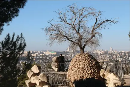  ??  ?? LOOKING OUT from Mitzpe Yair at the Ramat Rahel Archeologi­cal Gardens, a glorious view of Jerusalem can be seen.