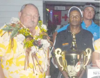  ?? Photo: Charles Chambers ?? Geotech Drilling Internatio­nal Limited managing director Gary Barnett (left) with Rahul Pillay in Lautoka on November 12, 2017