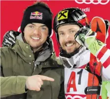  ?? BILD: SN/GEPA PICTURES ?? Jugendfreu­nde, die zeitgleich am sportliche­n Gipfel angekommen sind: Walkner (l.), Hirscher.