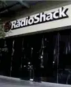  ??  ?? Atraco. La tienda Radioshack de Plaza La Nogalera fue saqueada el pasado jueves.