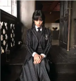  ?? (@WEDNESDAYN­ETFLIX/INSTAGRAM) ?? Jenna Ortega as Wednesday Addams