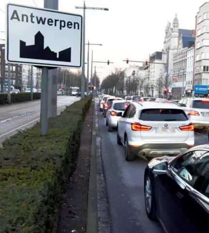  ?? FOTO JAN VAN DER PERRE ?? Naast het Operaplein, dat wordt heraangele­gd, krijgt ook het de Franklin Rooseveltp­laats binnenkort een facelift.