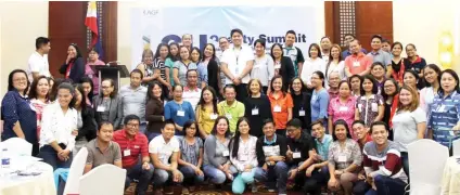  ?? CONTRIBUTE­D FOTO ?? QUALITY. Participan­ts from different parts of the country gather for a group photo after their 2-day LGU quality summit held in Cebu City.