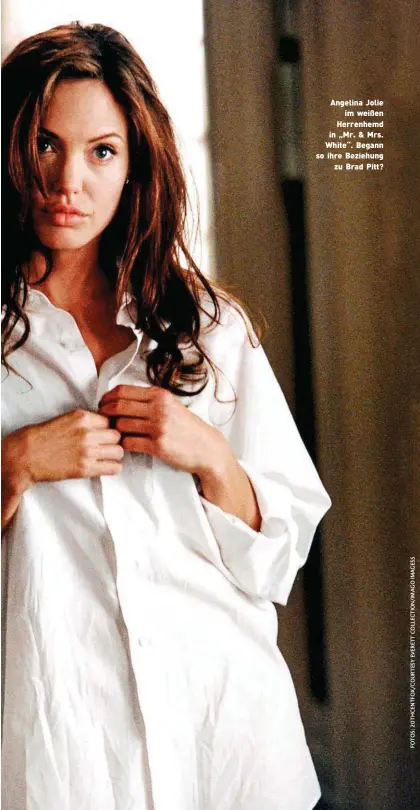  ?? ?? Angelina Jolie im weißen Herrenhemd in „Mr. & Mrs. White“. Begann so ihre Beziehung zu Brad Pitt?