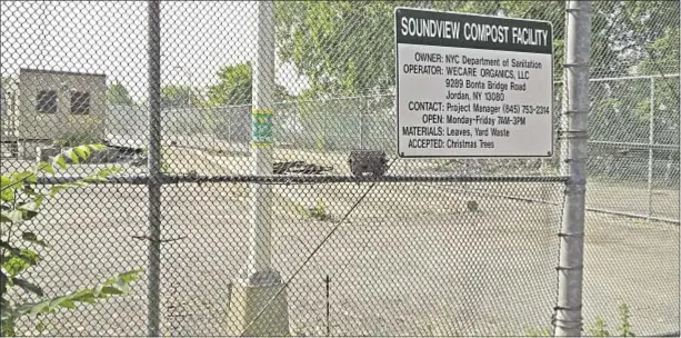  ?? Photo by Daniel Beekman ?? City plans to reopen Soundview Park composting facility later this year, but some residents are worried that overwhelmi­ng odor could push them out of homes.