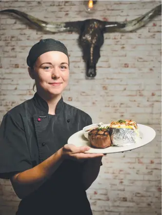  ?? Picture: EVAN MORGAN ?? TRUE TO TASTE: IMC Steak House chef Jackie Vaggs with a 300g eye fillet.