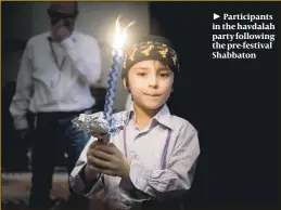  ??  ?? Participan­ts in the havdalah party following the pre-festival Shabbaton