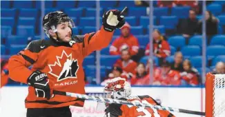  ?? NATHAN DENETTE LA PRESSE CANADIENNE ?? Victor Mete lors du match du Canada contre la République tchèque au Championna­t mondial de hockey junior, le 4 janvier dernier