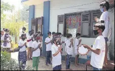  ?? RISHIKESH CHOUDHARY / HT PHOTOS ?? Under-privileged children from Vandrapada slums in Ambernath attend classes at Lunar Education centre.