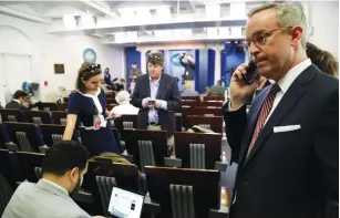  ??  ?? JOURNALIST­S WORK in the White House briefing room in February.