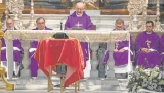  ?? // EFE ?? Funeral por el alma de Miguel Ángel Gómez en Cádiz