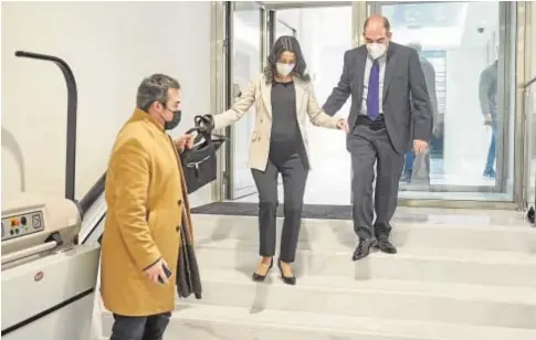  ?? // GUILLERMO NAVARRO ?? Inés Arrimadas, junto al líder de ATA, Lorenzo Amor, en la sede de la CEOE