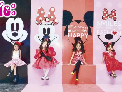  ?? ?? Mickey Mouse and Minnie Mouse at Disney’s Happy Together at SM City North EDSA