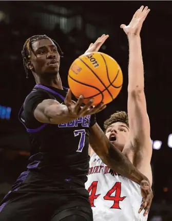  ?? Steph Chambers/Getty Images ?? St. Mary's will lose swingman Alex Ducas (44), who played in his school-record 150th game in Friday's loss to Grand Canyon.