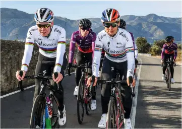  ??  ?? South African champ Moolman Pasio (r) will ride with world champ Van der Breggen in 2021