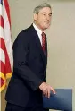  ??  ?? Robert Mueller 74 anni, procurator­e del Russiagate, ha rinviato a giudizio Manafort per reati finanziari