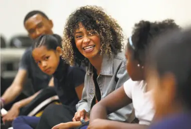  ?? Photos by Scott Strazzante / The Chronicle ?? Actress Sam Jackson teaches free theater classes to youths in the Western Addition neighborho­od, which she’s done since 2011.