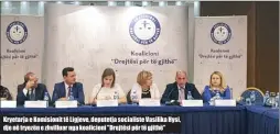  ??  ?? Kryetarja e Komisionit të Ligjeve, deputetja socialiste Vasilika Hysi, dje në tryezën e zhvilluar nga koalicioni "Drejtësi për të gjithë"