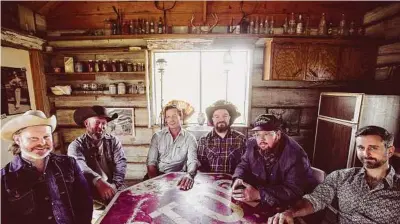  ?? David McClister ?? After a rough couple of years, the Turnpike Troubadour­s are back on the road again.