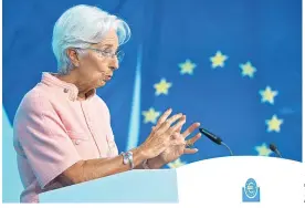  ?? ?? EZB-Chefin Christine Lagarde behält den seit Ausbruch der Corona-Krise extrem expansiven Kurs der Notenbank vorerst bei.