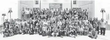  ??  ?? Forty-three participan­ts from Sabah were among indigenous peoples who attended the seminar at Redeems Centre in Bau, Sarawak.