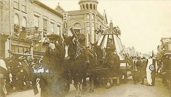  ?? COURTESY THE CITY OF CAMBRIDGE ?? Victory Parade C. 1918 from the City of Cambridge Archives.