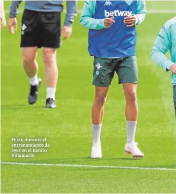  ??  ?? Fekir, durante el entrenamie­nto de ayer en el Benito Villamarín