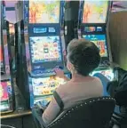  ?? AMY BETH BENNETT/STAFF FILE PHOTO ?? Slot machines would be permitted in Palm Beach County under the proposed deal.