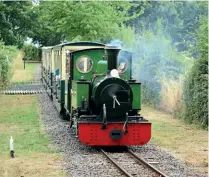  ?? WAYNE FINCH ?? Exmoor Steam Railway-built 0-4-0TT No. 312 St. Egwin works an Evesham Vale Light Railway train on July 27.