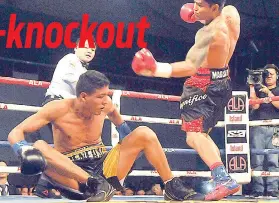 ?? / RUEL ROSILLO ?? ■ K.O.: Si undefeated ug WBO Int'l featherwei­ght king Mark Magsayo (tuo) nga mitumba ni Nicaraguan challenger Daniel Diaz.
