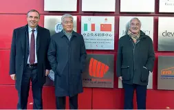  ??  ?? Collaboraz­ione Remo Morzenti Pellegrini, Wang Zhigang e Alberto Bombassei