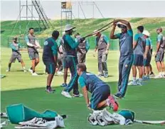  ?? Ahmed Kutty/Gulf News ?? Pakistan’s players during their session at the Shaikh Zayed Stadium in Abu Dhabi yesterday.