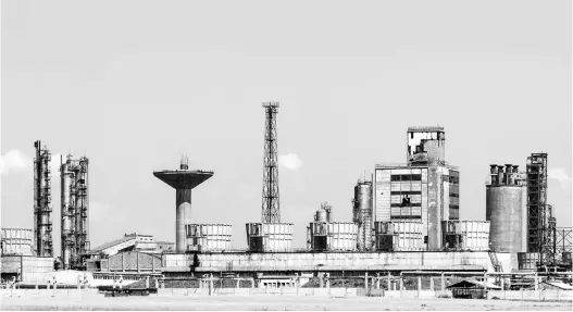  ??  ?? Chemgas, fostul obiectiv industrial de importanță națională ajuns azi în pragul falimentul­ui