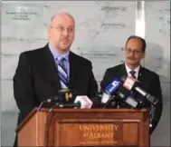  ?? MICHAEL GWIZDALA -MEDIANEWS GROUP ?? Hoosick Falls Mayor Rob Allen addresses the PFOA crisis at the University at Albany Cancer Research Center.