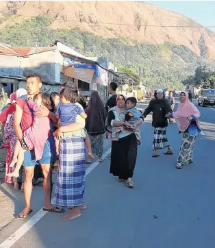  ?? REUTERS ?? réplicas contribuye­ron a alimentar las escenas de pánico en Lombok.