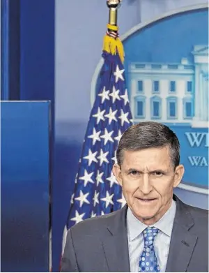  ?? BILD: SN/AFP ?? Barack Obama ernannte Michael Flynn 2012 zum Chef des militärisc­hen USNachrich­tendienste­s. 2014 wurde er gefeuert. Flynn soll unter anderem einen sehr losen Umgang mit Fakten gepflegt haben.