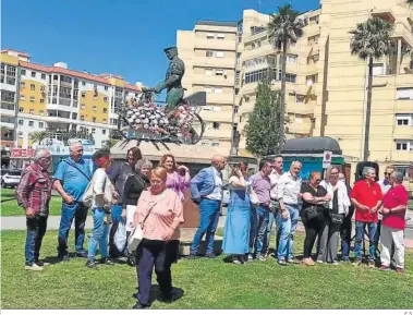  ?? E.S. ?? El acto de ayer junto al monumento al trabajador transfront­erizo.