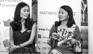  ??  ?? Hannah (right) with Hospis Malaysia Chairman Datin Kathleen Chew at the launch of the Speak Up event in Kuala Lumpur yesterday.