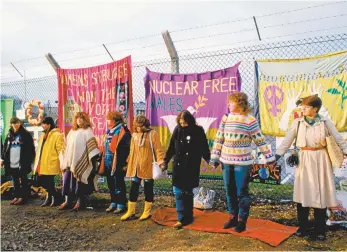  ?? Home Sykes / Alamy ?? The Greenham Common Women’s Peace Camp was establishe­d in England in 1982.
