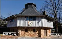  ?? BRANT SANDERLIN / BSANDERLIN@AJC.COM ?? It was in this Boy Scouts Troop 26 cabin, behind First Baptist Church of Gainesvill­e on the church grounds, where some alleged sexual abuse is said to have occurred in the 1980s in a case related to the Athens case.