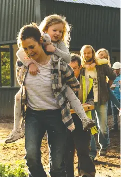  ?? Amazon ?? Clare Dunne, left, and Molly Mccann star in Herself, the story of an Irish woman with children having to cope
with an abusive husband.