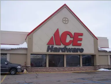  ?? GREG NELSON — THE MORNING SUN ?? A new Ace Hardware is coming to Alma. It will be located in the former Family Fare grocery store building on Wright Avenue that has been vacant since the store closed in 2014.