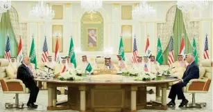  ??  ?? الملك سلمان والعبادي وتيلرسون في افتتاح أول اجتماع لمجلس التنسيق السعودي العراقي أمس األول في الرياض. (واس)