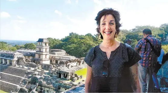  ?? LETICIA SÁNCHEZ MEDEL ?? La funcionari­a estadunide­nse Roberta Jacobson recordó que escribió su tesis universita­ria sobre el saqueo de tumbas mayas precolombi­nas.