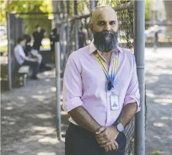  ?? JASON PAYNE ?? Dr. Asim Iqbal, an anesthesio­logist at Vancouver General Hospital, volunteers with a physician peer support group run by Vancouver Coastal Health that helps doctors deal with work-related stress.