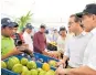  ??  ?? Gobernador de Bolívar, Dumek Turbay, y el ministro Andrés Valencia.