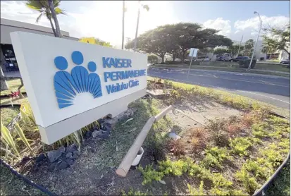  ?? The Maui News / COLLEEN UECHI photo ?? The entrance to Kaiser Permanente’s Wailuku office is shown Wednesday afternoon. Unite Here Local 5, the union representi­ng nearly 2,000 health care workers statewide, including 212 Kaiser workers on Maui, announced plans to strike against the health care provider on Nov. 22 over issues that include wages and short-staffing.