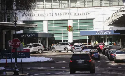  ?? NICOLAUS CZARNECKI — BOSTON HERALD ?? Massachuse­tts General Hospital will be able to add 94beds to respond to capacity issues, the Public Health Council determined Wednesday.