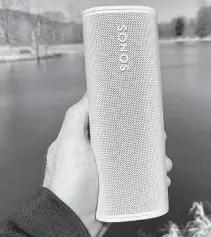  ?? ?? The Sonos Roam is available in white or black.