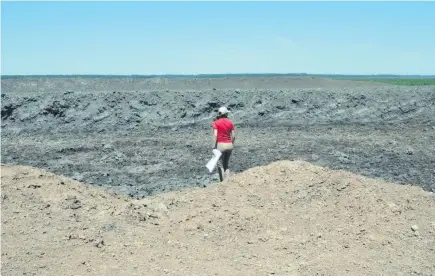  ??  ?? Los intervinie­ntes también constataro­n el relleno de una zona baja dentro del terreno, sin la autorizaci­ón respectiva.